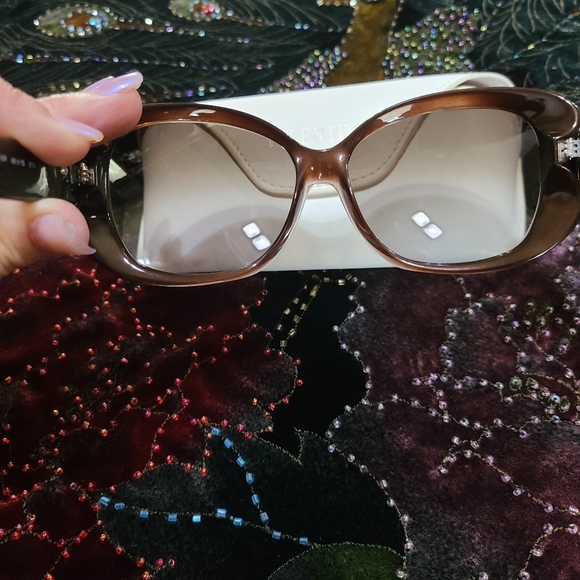 Valentino Sunglasses - Picture 6 of 11